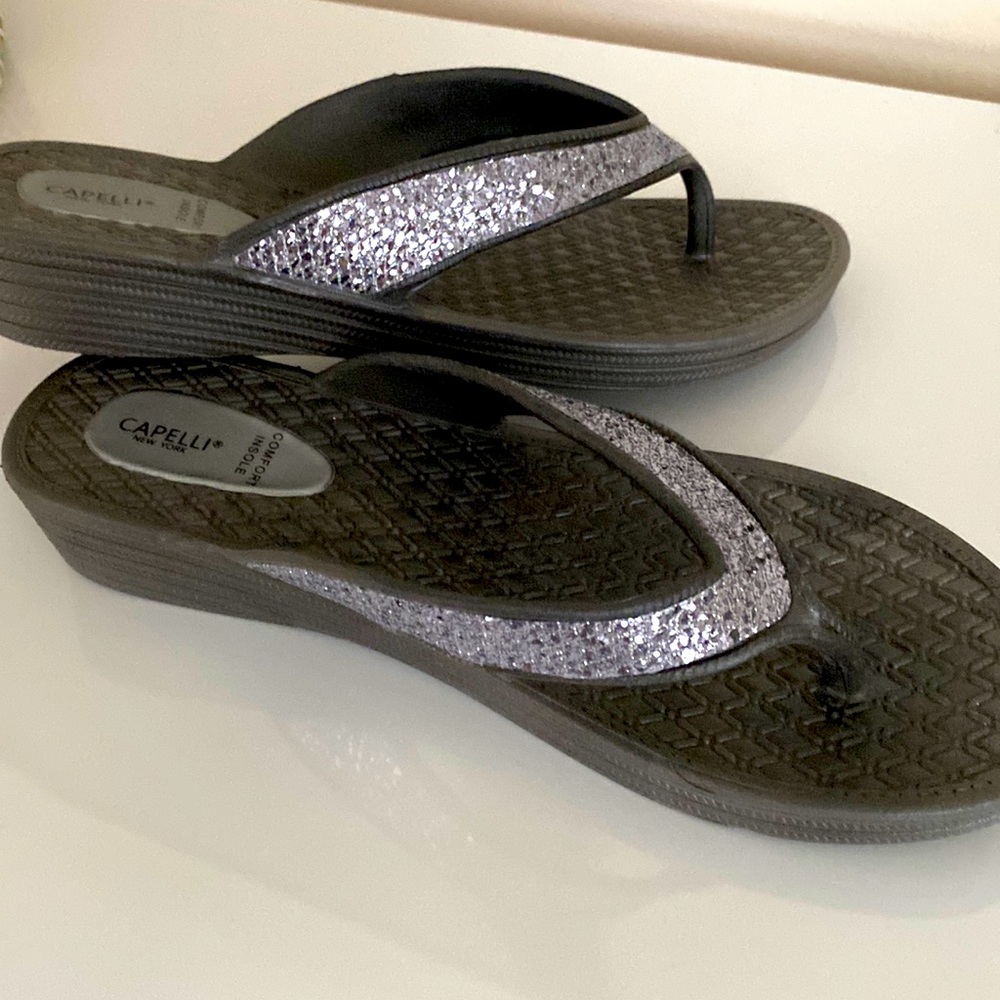Capelli thong sandals. NWOtags - Picture 6 of 11